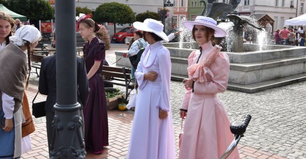 Festiwal Starego Targu odbył się 19 września na rynku w Tucholi. W programie znalazły się prezentacje ginących rzemiosł, stoiska z dawnymi wyrobami i występy artystyczne.